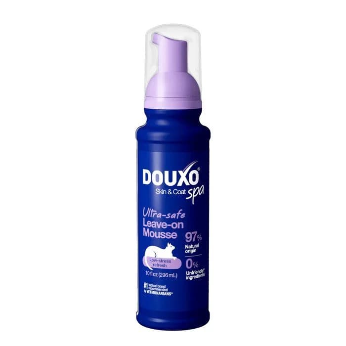 Flacon Douxo SPA Mousse Chat 150 ml violet, soin hydratant sans rinçage pour chats à base d’ingrédients naturels.