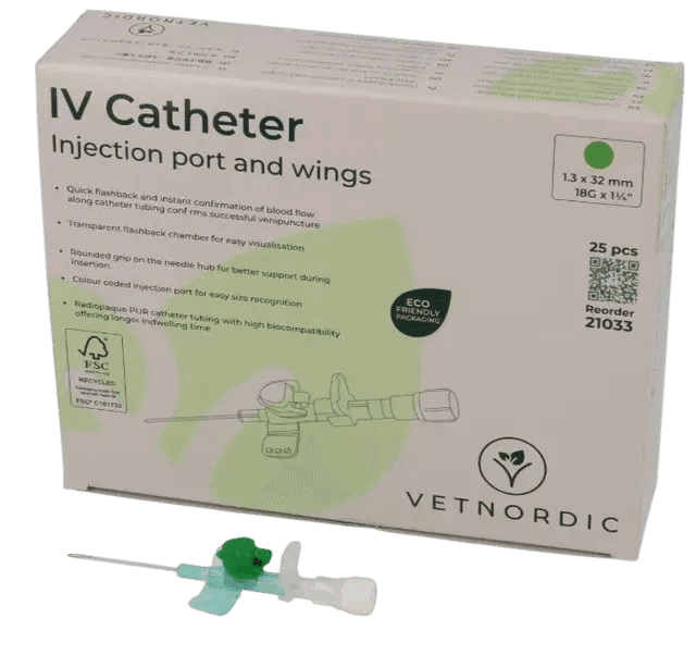 Boîte de 25 cathéters IV verts Vetnordic 18G avec port d'injection et ailes pour usage vétérinaire.