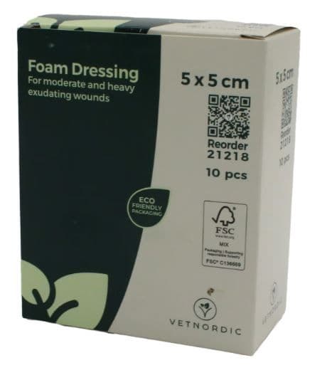 Boite de 10 pansements mousse absorbant VetNordic 5x5 cm pour petites plaies exsudatives.