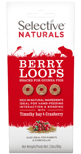 Paquet de 80 g de friandises Supreme Selective Naturals Berry Loops au foin de phléole et canneberge.