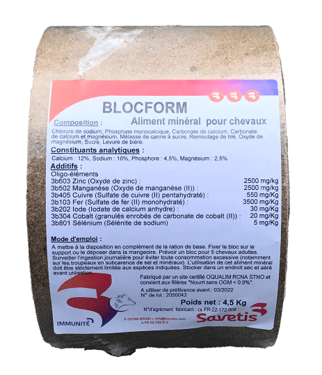 Blocform chevaux 4,5 kg Savetis – aliment minéral riche en calcium et oligo-éléments.