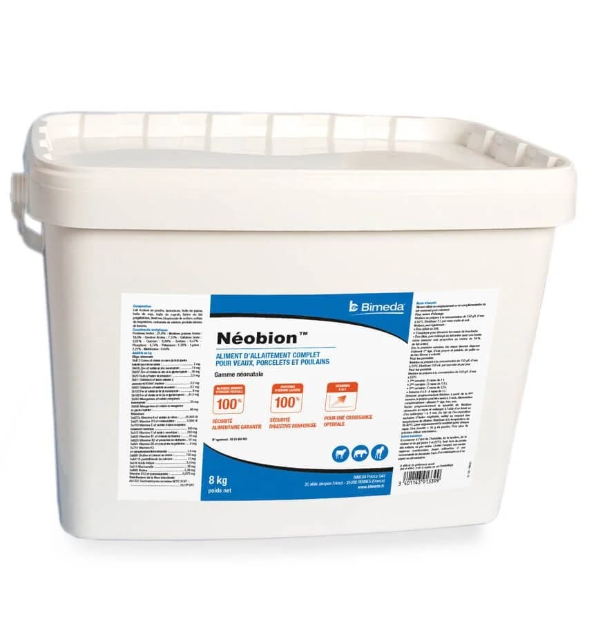 Seau blanc de 8 kg de lait maternisé NEOBION de Bimeda, aliment complet pour l'allaitement des poulains, veaux et porcelets.