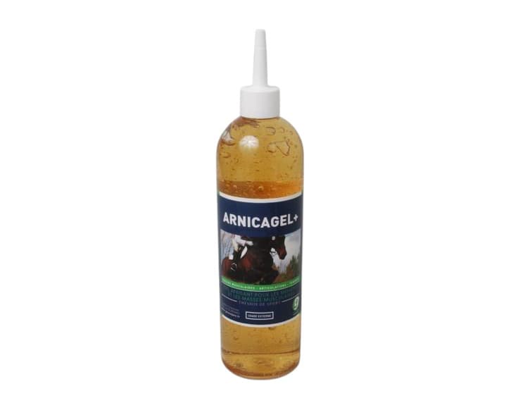 Flacon de 500 ml d'ARNICAGEL+ Greenpex, gel translucide ambré pour le massage des muscles et tendons du cheval de sport.