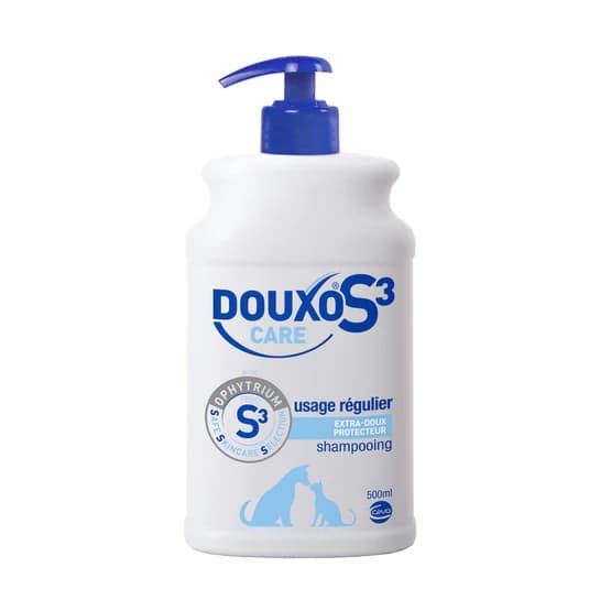 Flacon pompe doseur de 500 ml de DOUXO S3 Care Shampooing, format économique pour l'hygiène régulière des chiens et chats.