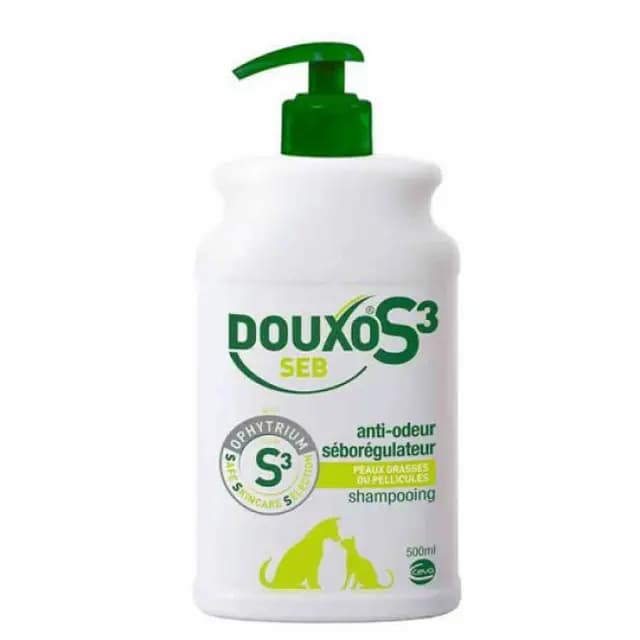 Flacon Douxo S3 Seb Shampooing 500 ml avec pompe, soin séborégulateur anti-odeur pour chien et chat.