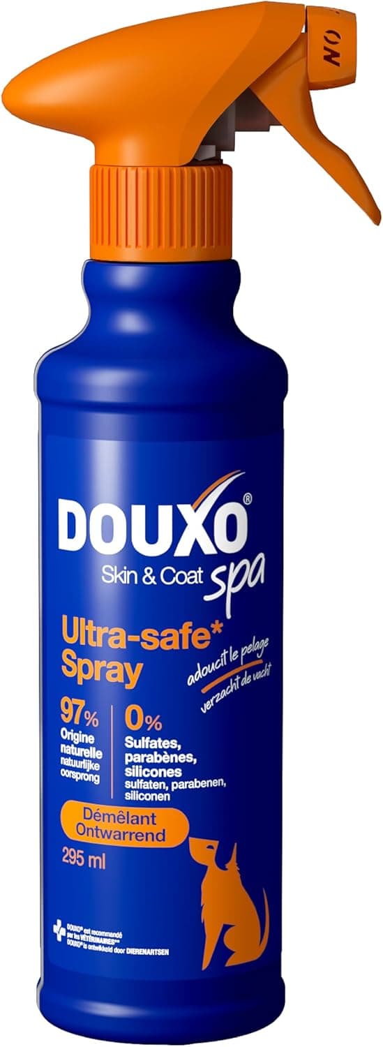 Flacon spray Douxo Spa Skin & Coat 295ml démêlant chien naturel sans sulfates.