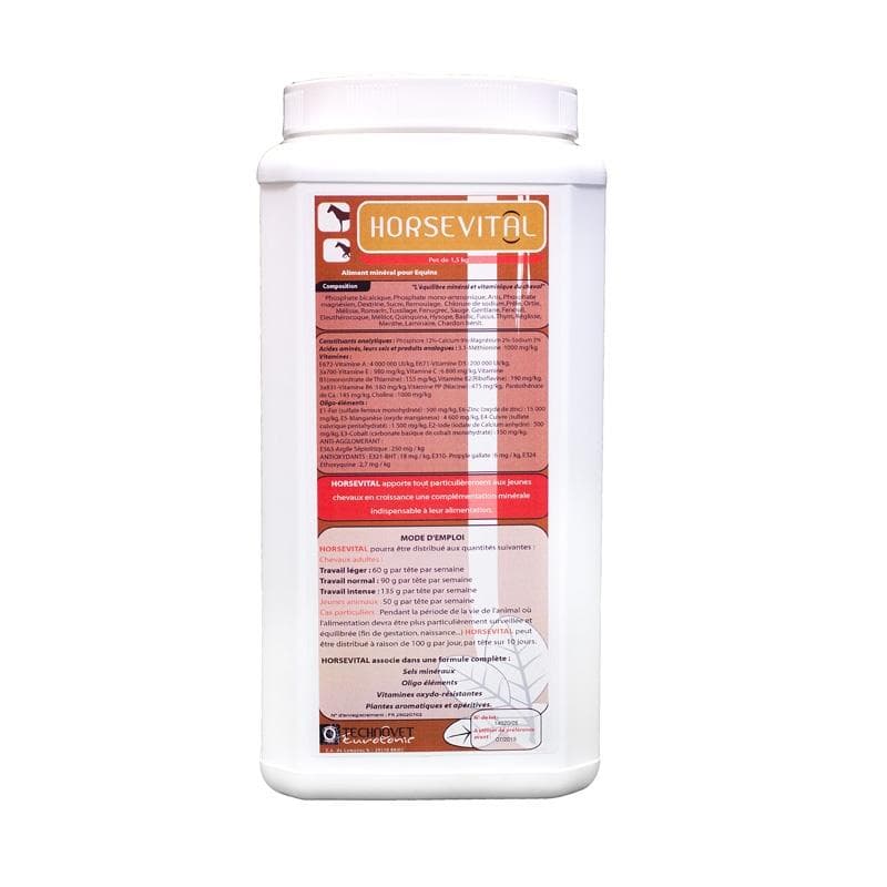 Pot blanc de 1,5 kg de complément minéral et vitaminé Horsevital de Technivet pour chevaux et poulinières.