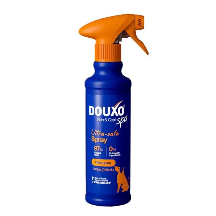 Flacon Douxo SPA Spray Démêlant 295 ml avec pulvérisateur orange, soin démêlant sans rinçage pour chien.