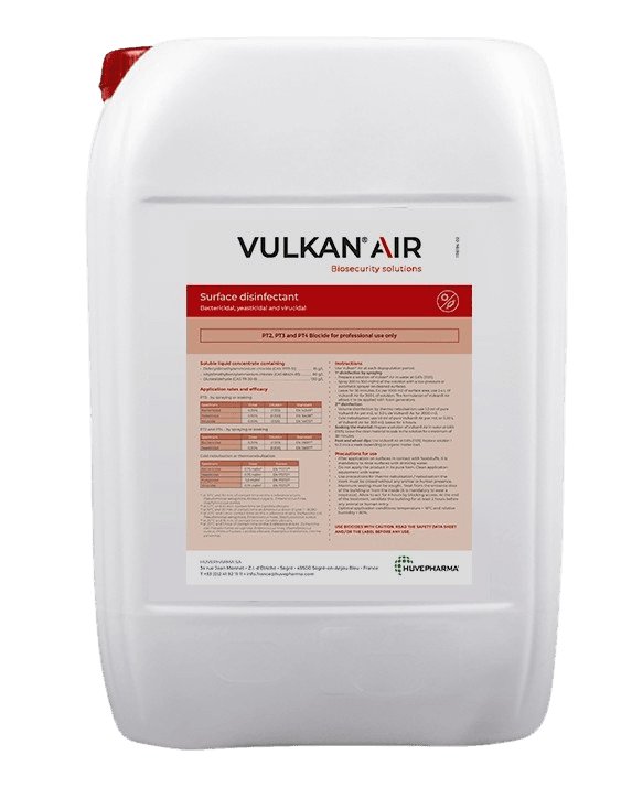 Bidon en plastique blanc de 20 Litres de désinfectant de surface et de l'air Vulkan Air pour bâtiments d'élevage avec bouchon rouge.