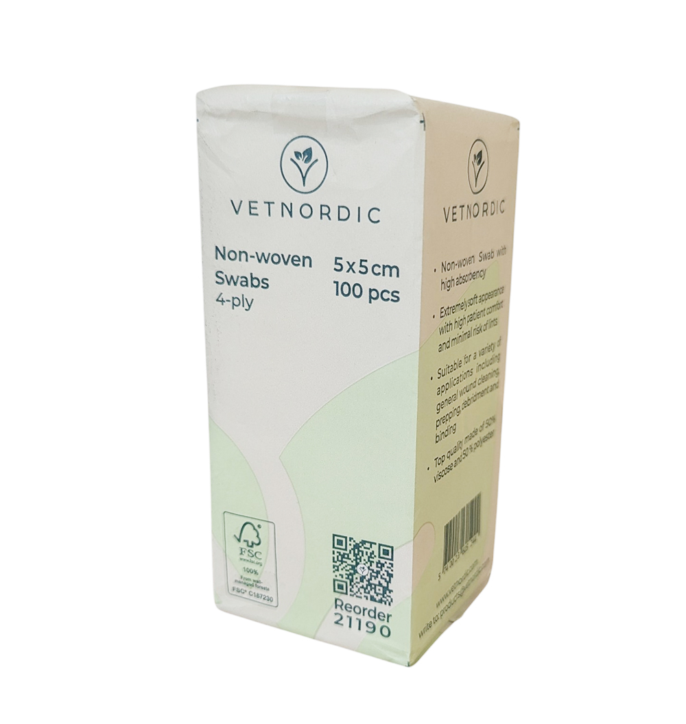 Compresse non tissée 5x5 cm 4 plis mélange viscose polyester paquet de 100.