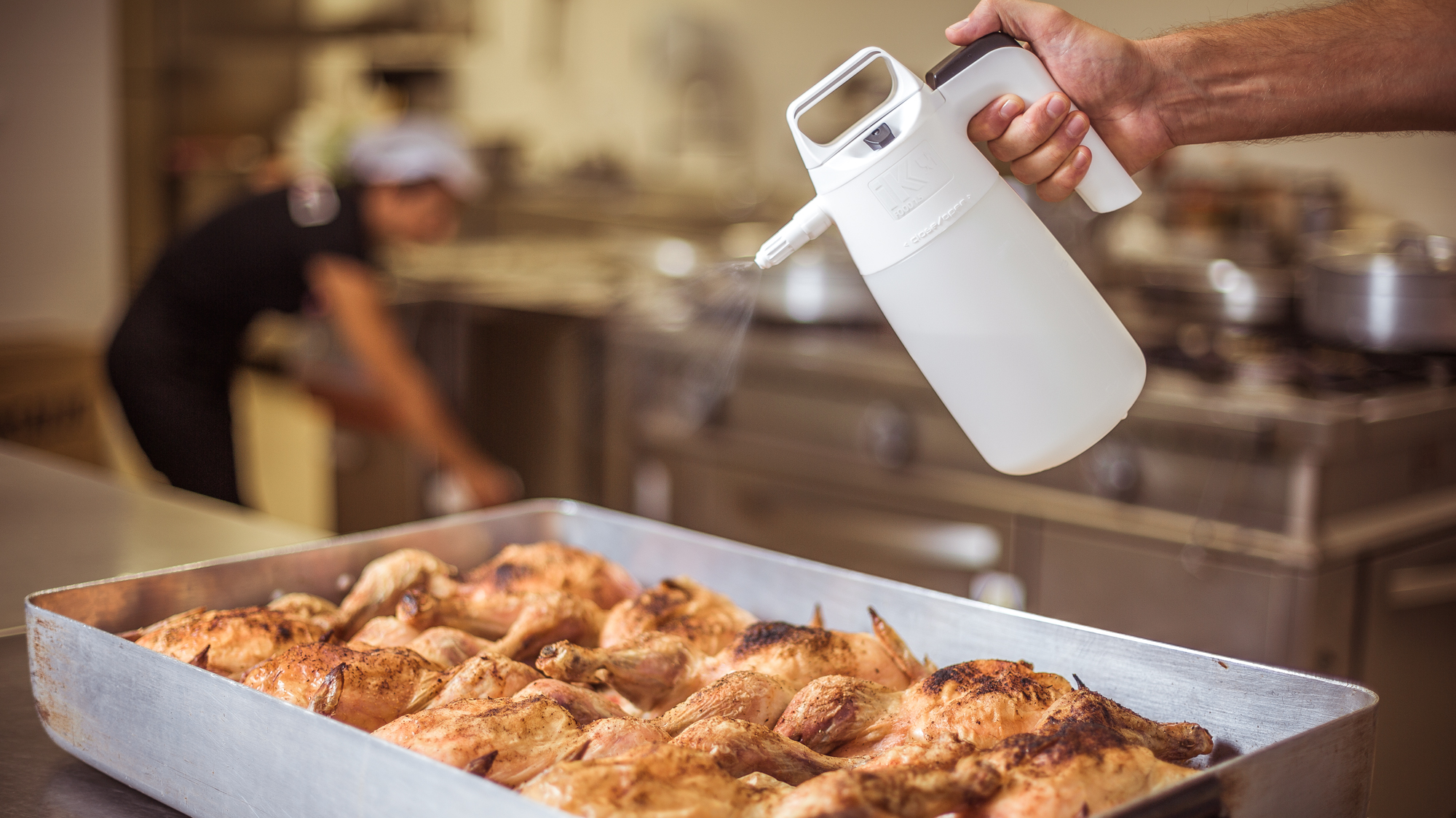 Pulvérisateur professionnel blanc IK FOOD 1.5 certifié pour usage alimentaire.