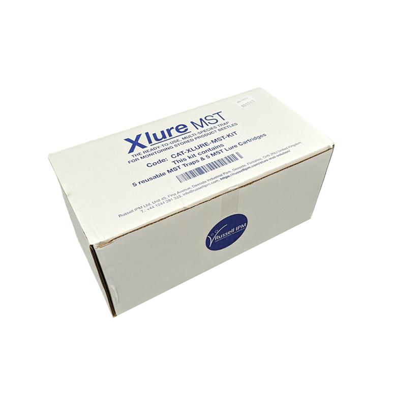 Boîte blanche de 5 pièges réutilisables X-Lure MST Russell IPM avec 5 cartouches d'attractifs pour la détection multi-espèces des coléoptères des denrées stockées.