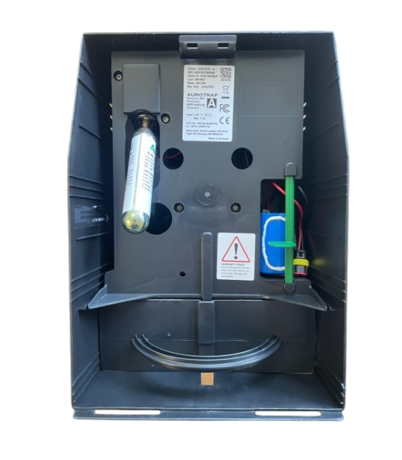 Boîtier robuste noir du piège multicapture connecté à rats et souris AUROTRAP NATURE de Liphatech pour l'extérieur.