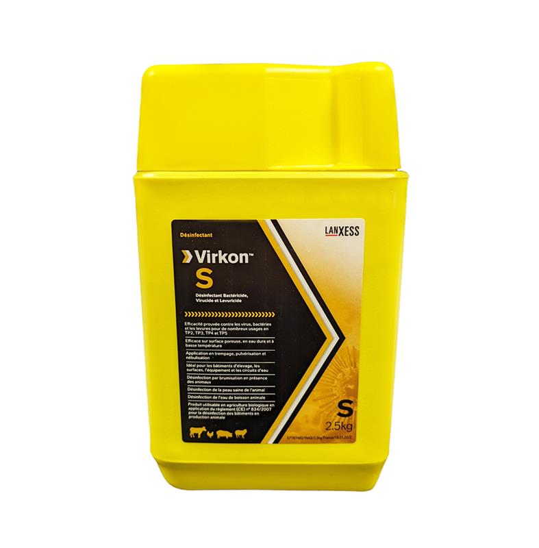 Boîte jaune de 2,5 kg de désinfectant Virkon S en poudre, étiquette noire et orange avec mentions bactéricide, virucide et levuricide, fabriquée par LANXESS.