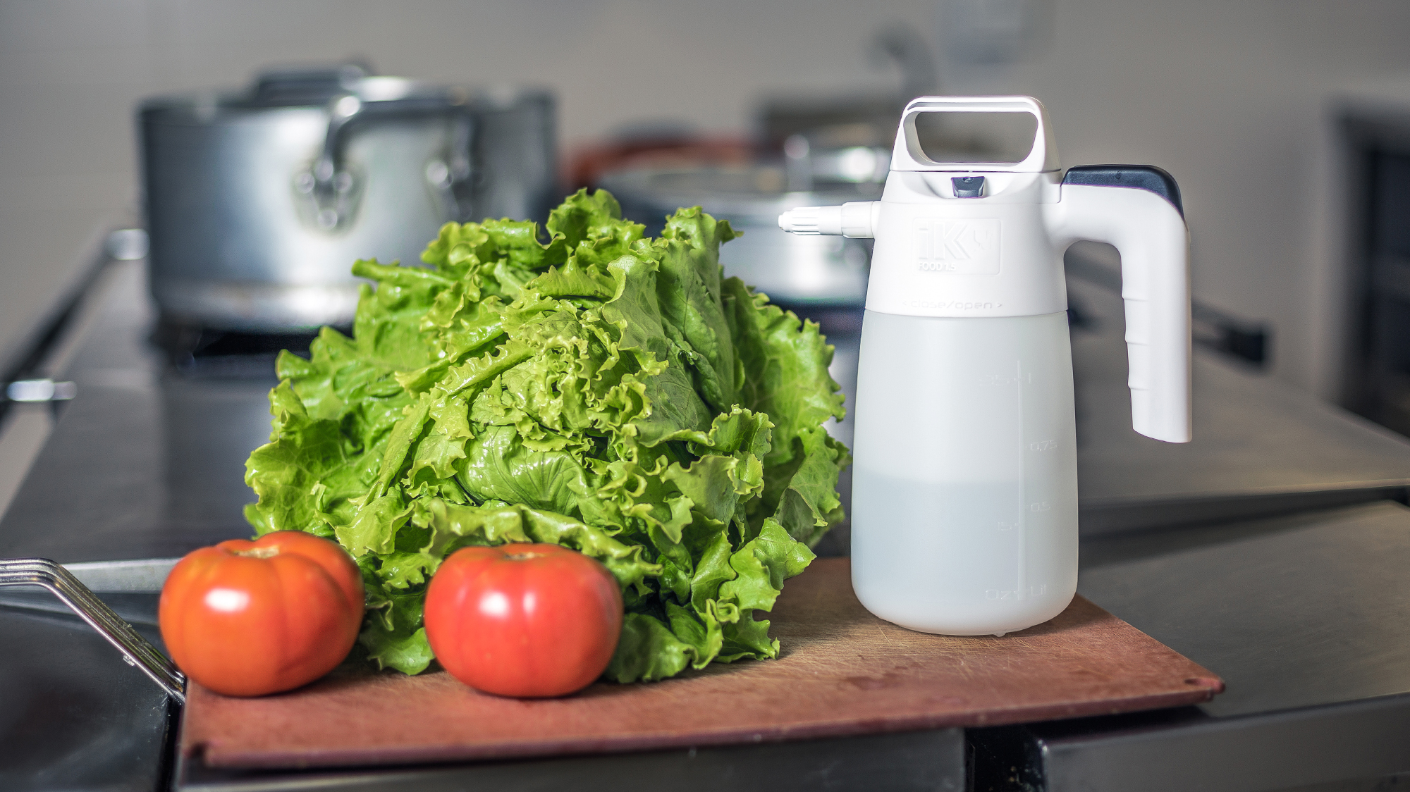 Pulvérisateur professionnel blanc IK FOOD 1.5 certifié pour usage alimentaire.