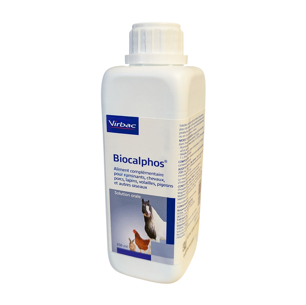 Grand flacon de 250 ml de Biocalphos Virbac, aliment complémentaire minéral pour chevaux, bovins et oiseaux de basse-cour.