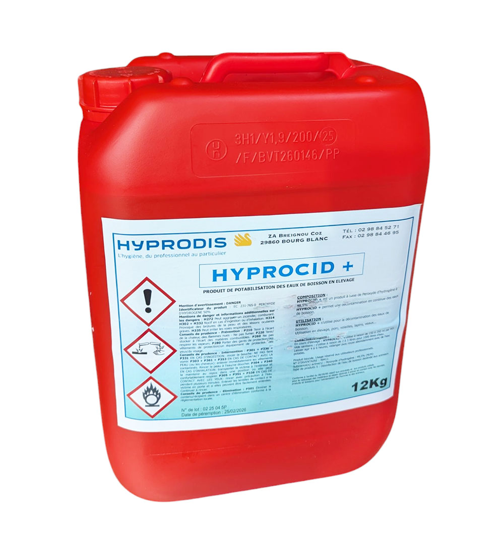 Bidon rouge de 12 kg d'HYPROCID+, produit de potabilisation des eaux de boisson en élevage à base de péroxyde d'hydrogène 50%.