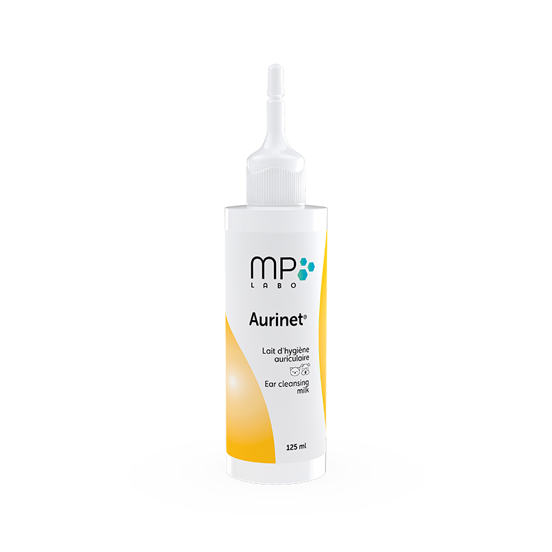 Flacon blanc de 125 ml de lait d'hygiène auriculaire Aurinet MP Labo pour chien et chat avec embout applicateur fin et graphisme jaune.