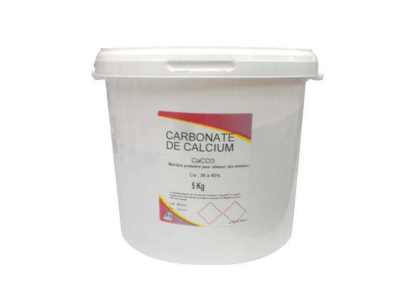 Seau blanc de 5 kg de Carbonate de Calcium CaCO3, matière première pour l'alimentation des animaux, teneur en calcium de 38 à 40 %.