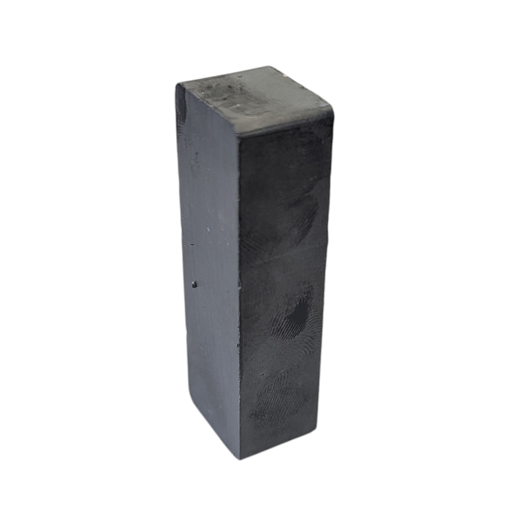 Aimant stomacal nu rectangulaire noir pour bovin, 60x20x15 mm.