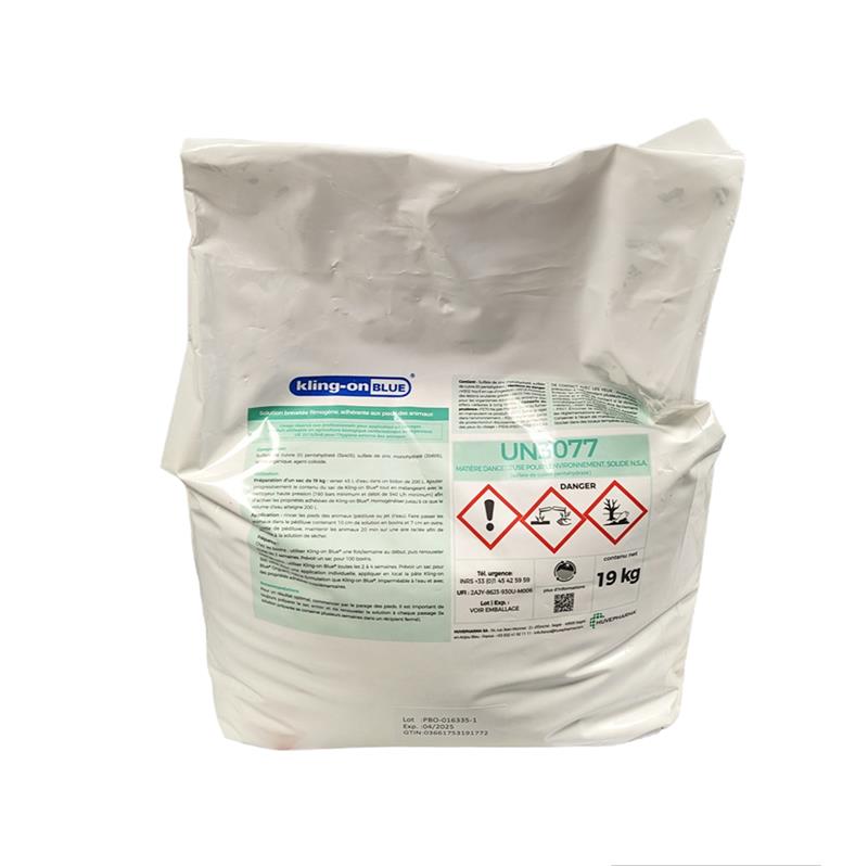 Sac de 19 kg de Kling-on Blue par Huvepharma, poudre bleue pour pédiluve adhésif destinée aux bovins et ovins, avec logos de danger et certification Bio.