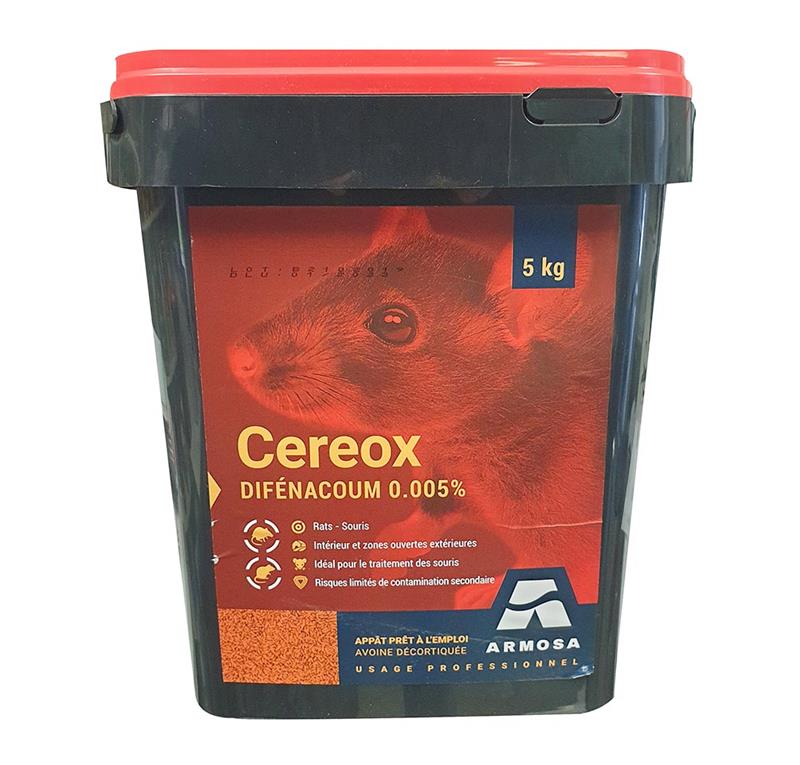 Seau noir de 5 kg de Cereox Avoine Décortiquée au Difénacoum 0,005%, appât rodenticide rouge pour rats et souris.