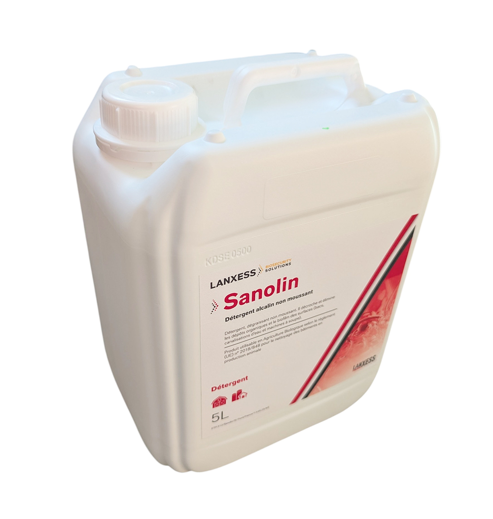 Bidon blanc de 5 litres de détergent alcalin non moussant Sanolin Theseo utilisable en agriculture biologique.