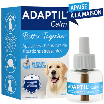 Boîte bleue et flacon en verre de 48 ml de recharge anti-stress Adaptil Calm pour diffuseur chien avec photo de Golden Retriever.