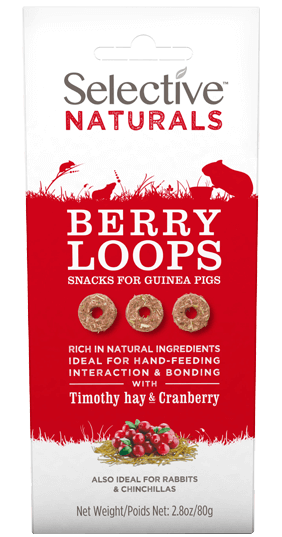 Paquet de 80 g de friandises Supreme Selective Naturals Berry Loops au foin de phléole et canneberge.