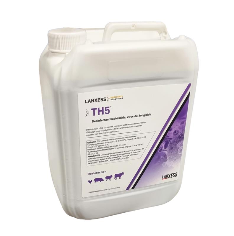 Bidon de 5 litres de désinfectant professionnel liquide concentré TH5 Lanxess pour bâtiments d'élevage.