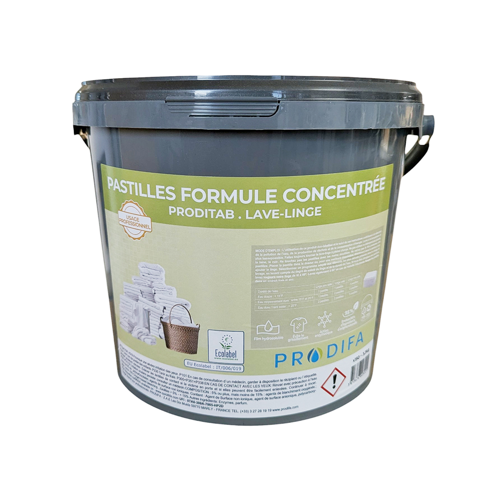 Seau gris de 125 pastilles lave-linge PRODITAB certifié Ecolabel, formule professionnelle concentrée pour textiles blancs et couleurs.