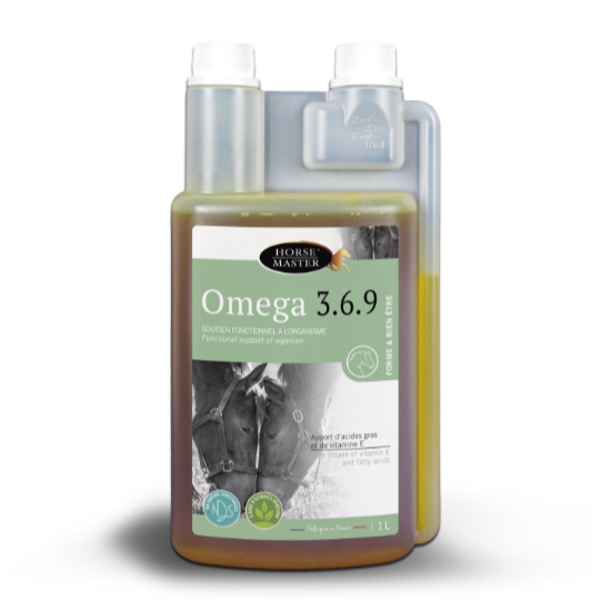 Flacon doseur transparent de 1 Litre de solution huileuse Omega 3.6.9 Horse Master pour le poil et la vitalité du cheval.
