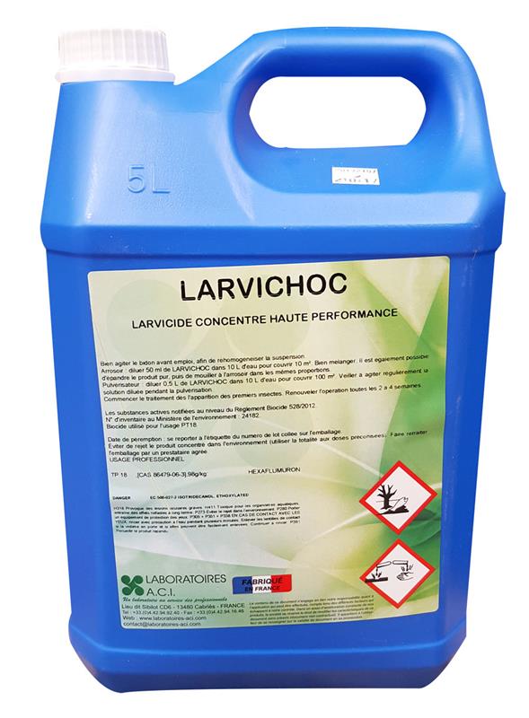 Bidon bleu de 5 litres de LARVICHOC, larvicide concentré haute performance fabriqué en France par les Laboratoires A.C.I.