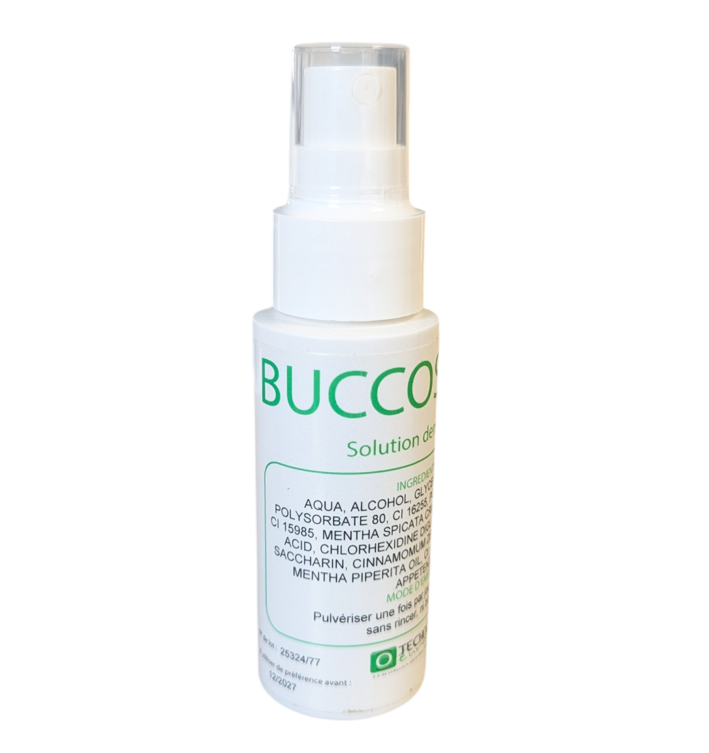 Flacon de 50 ml de Buccospray par Technovet, solution dentaire appétente pour chiens et chats permettant de lutter contre le tartre et la mauvaise haleine.
