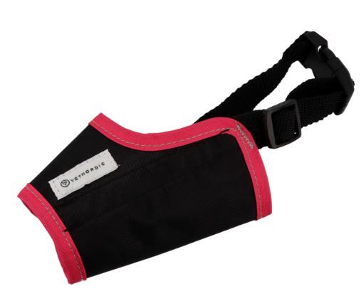 Muselière noire VETNORDIC taille XS en polyester recyclé avec bordures roses réfléchissantes pour petit chien.