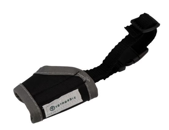 Muselière noire VETNORDIC taille XXXXS en polyester recyclé pour chien miniature et chiot.