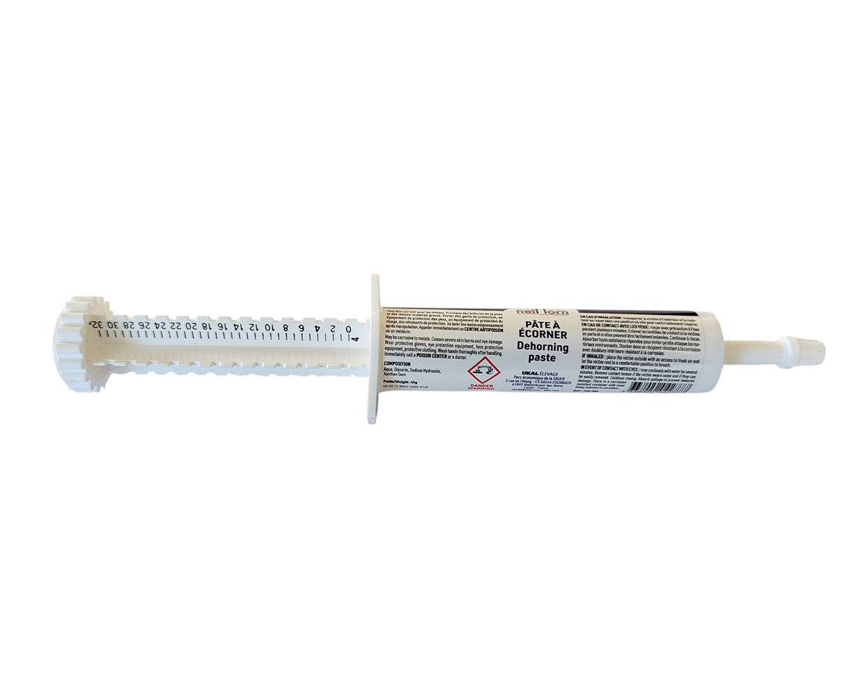 Seringue de pâte à écorner pour veaux – produit caustique pour empêcher la pousse des cornes dès les premiers jours de vie.