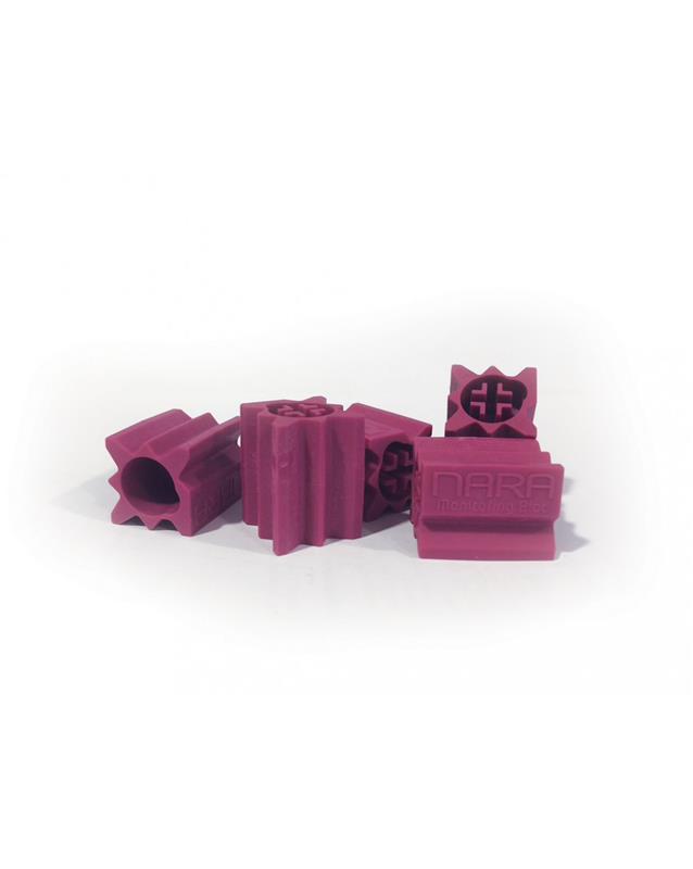 Blocs violets attractifs NARA BLOC arôme viande pour détection et monitoring rongeurs sans poison.