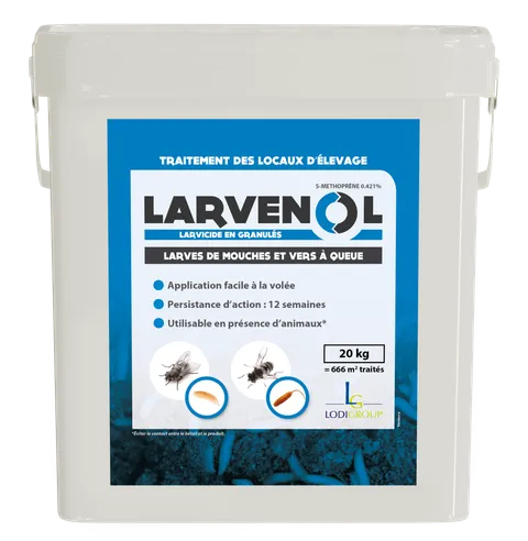 Seau blanc de 20 kg de LARVENOL 4GR, larvicide professionnel pour locaux d'élevage, traitant jusqu'à 666 m² contre les larves de mouches.