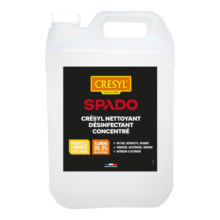 Bidon blanc de 5L de Crésyl Nettoyant Désinfectant Concentré SPADO, formule sans odeur pour intérieur et extérieur éliminant 99,9% des bactéries.